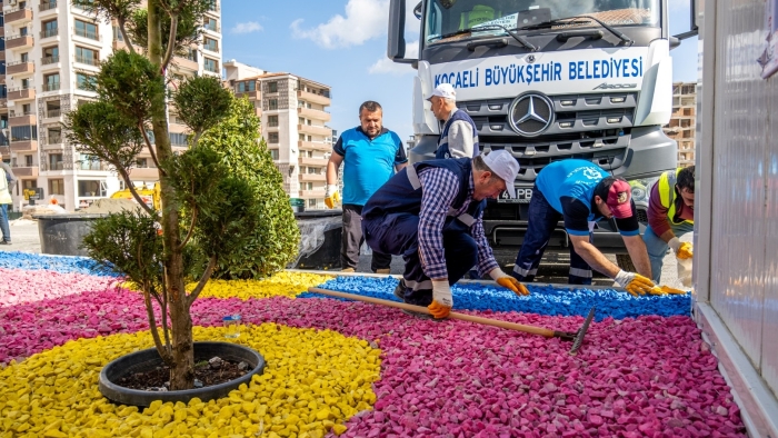 Asrın felaketinde Kocaeli Büyükşehir canla başla çalıştı;  Kocaeli’den Hatay’a uzanan dayanışma hikâyesi